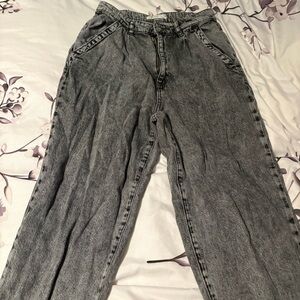 Garage High-Rise Mom Jeans